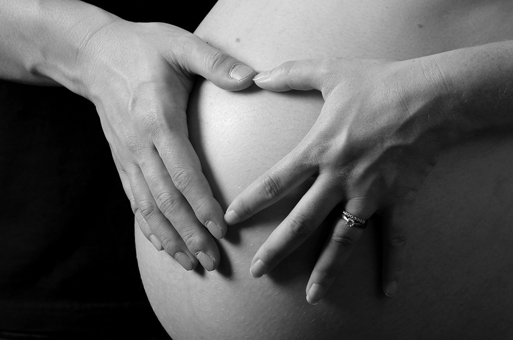 maternity-belly-photos.jpg