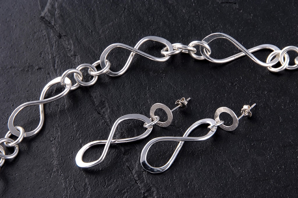 necklace-bracelet-silver-min.jpg